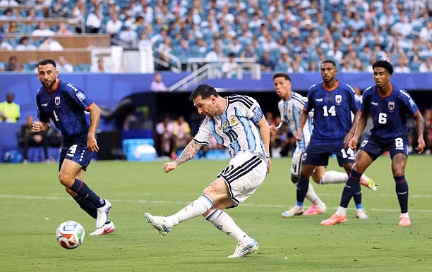 gettyimages-2284543587-612x612.jpg