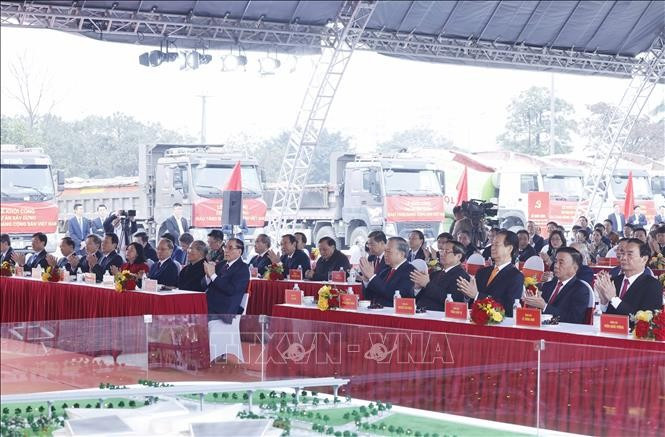 Tổng Bí thư Tô Lâm, Thủ tướng Phạm Minh Chính và các đồng chí lãnh đạo, nguyên lãnh đạo Đảng, Nhà nước dự Lễ khởi công dự án xây dựng Bảo tàng Đảng Cộng sản Việt Nam. Ảnh: Thống Nhất/TTXVN