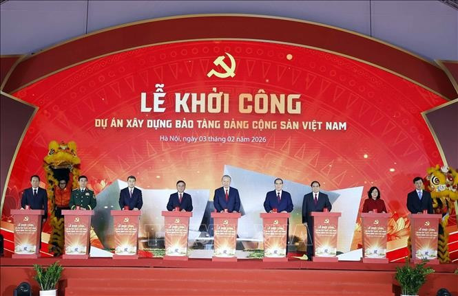 Tổng Bí thư Tô Lâm, Thủ tướng Phạm Minh Chính và các đồng chí lãnh đạo, nguyên lãnh đạo Đảng, Nhà nước thực hiện nghi thức khởi công dự án xây dựng Bảo tàng Đảng Cộng sản Việt Nam. Ảnh: Thống Nhất/TTXVN