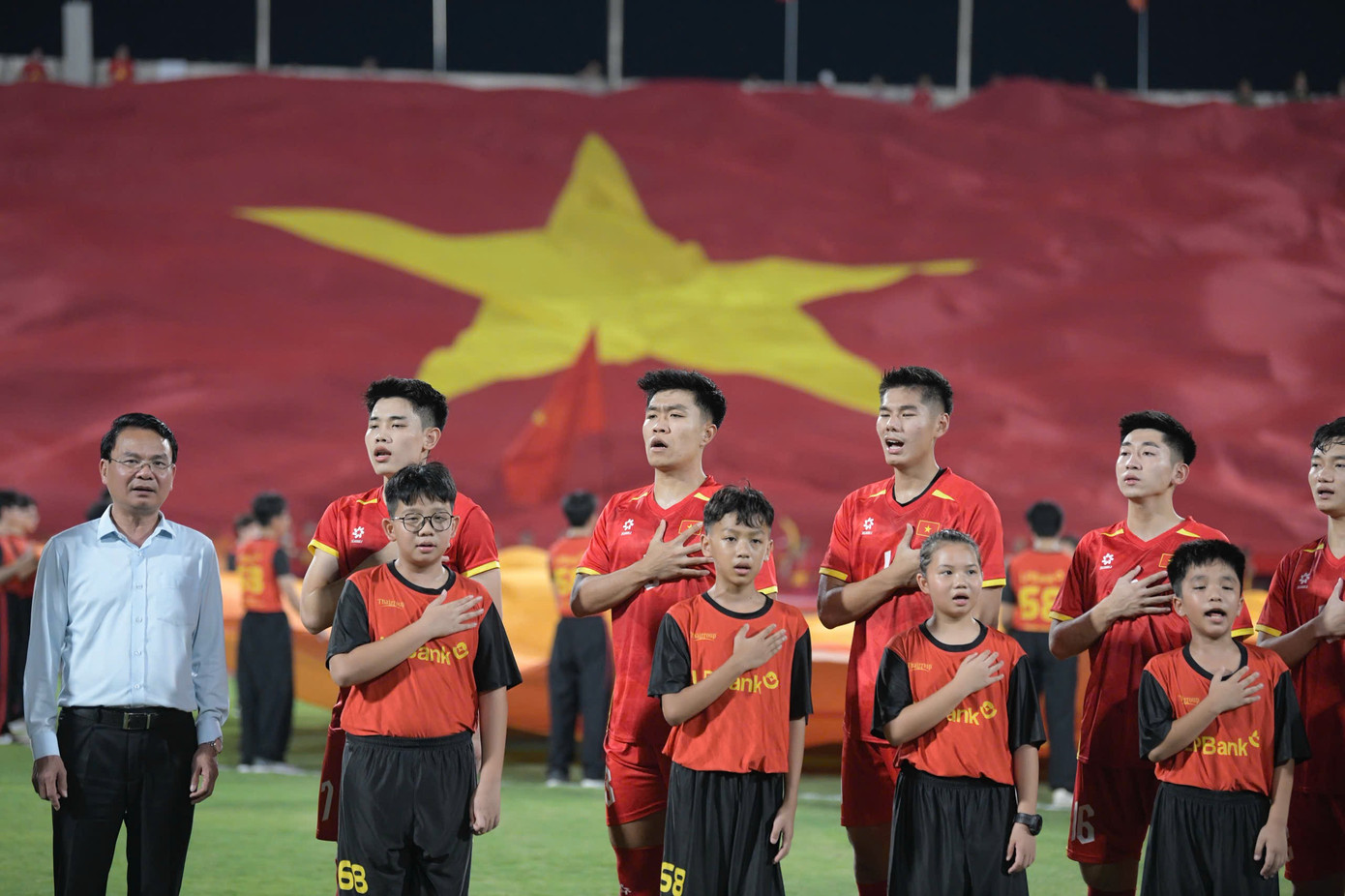 한국인 감독은 국가적 자부심이 승리로 이어지고, 2026년 AFC U-23 챔피언십 결승전 티켓을 획득할 수 있을 것이라고 믿고 있습니다. z6973501336504-4b71dfd9be8347b3b5dcc80360e1887d.jpg
