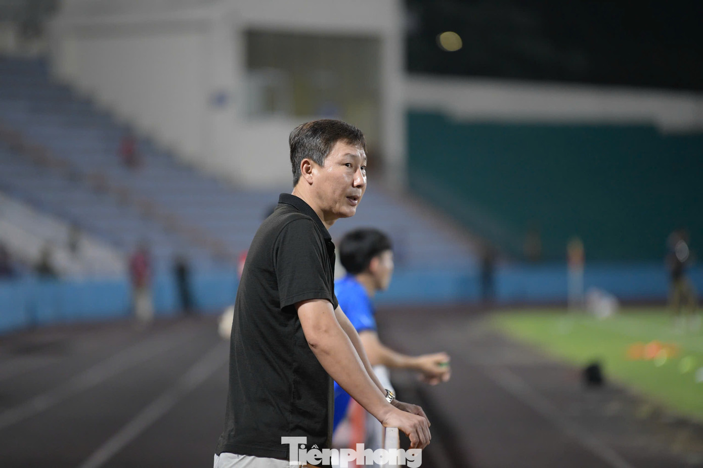 U23 បង់ក្លាដែស ក្នុងការប្រកួតបើកឆាកមិនមែនជាគូប្រជែងខ្លាំងនោះទេ ប៉ុន្តែធម្មជាតិនៃការប្រកួតបើកឆាកតែងតែនាំមកនូវសម្ពាធច្រើន។ នោះហើយជាមូលហេតុដែលគាត់ចង់រៀបចំឱ្យបានហ្មត់ចត់។ tp-kim-sang-sik-7.jpg