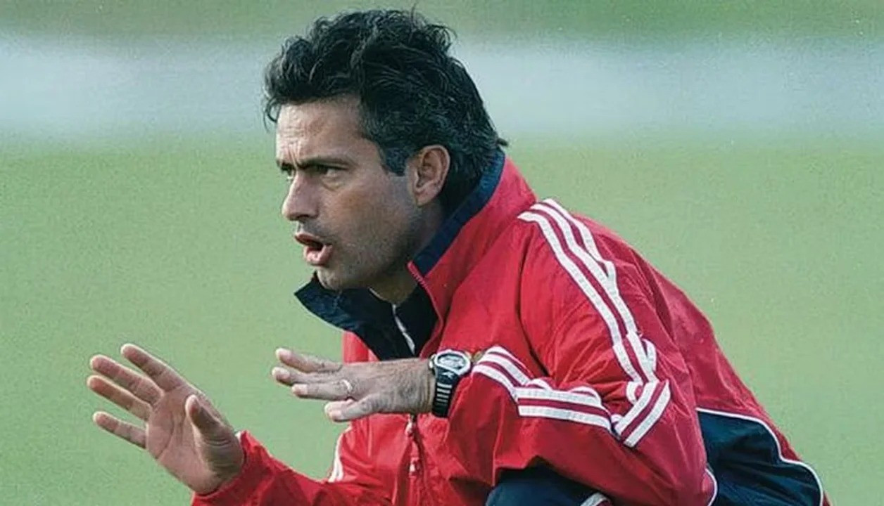 Mourinho ក្នុងរយៈពេល 3 ខែដ៏ខ្លីរបស់គាត់ដឹកនាំ Benfica ។ 720.jpg