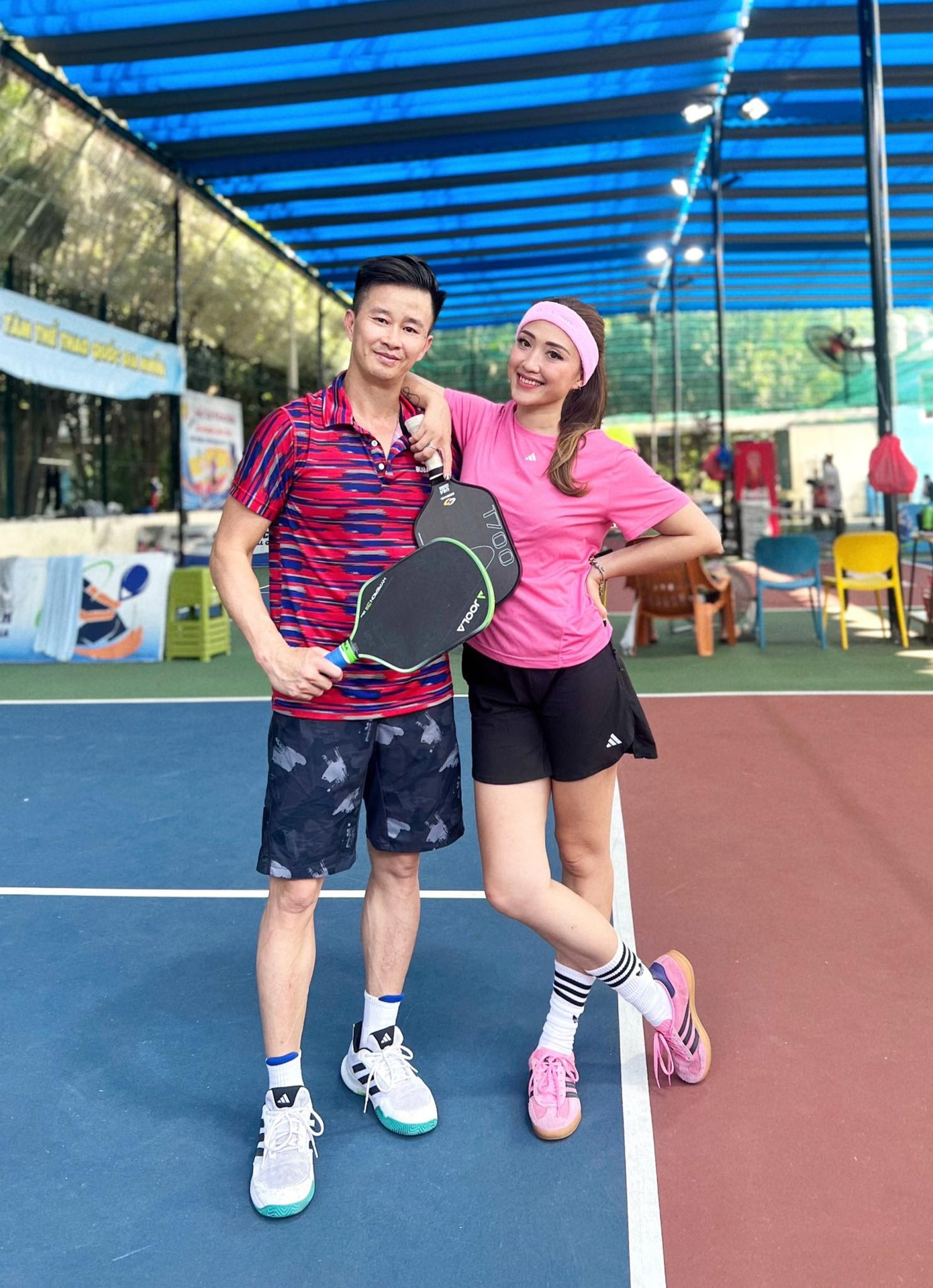 Coach Truong Minh Sang en zijn vrouw Nguyen Thu Ha op het pickleballveld. 544921176-10228510641781253-8984042875385873717-n.jpg