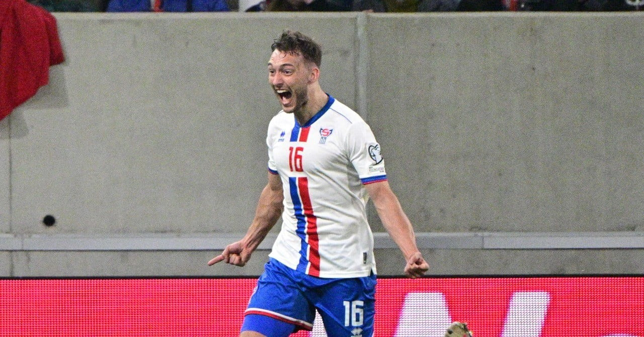 Många spelare från Färöarna spelar amatörfotboll. historic-victory-for-the-faroe-i.jpg