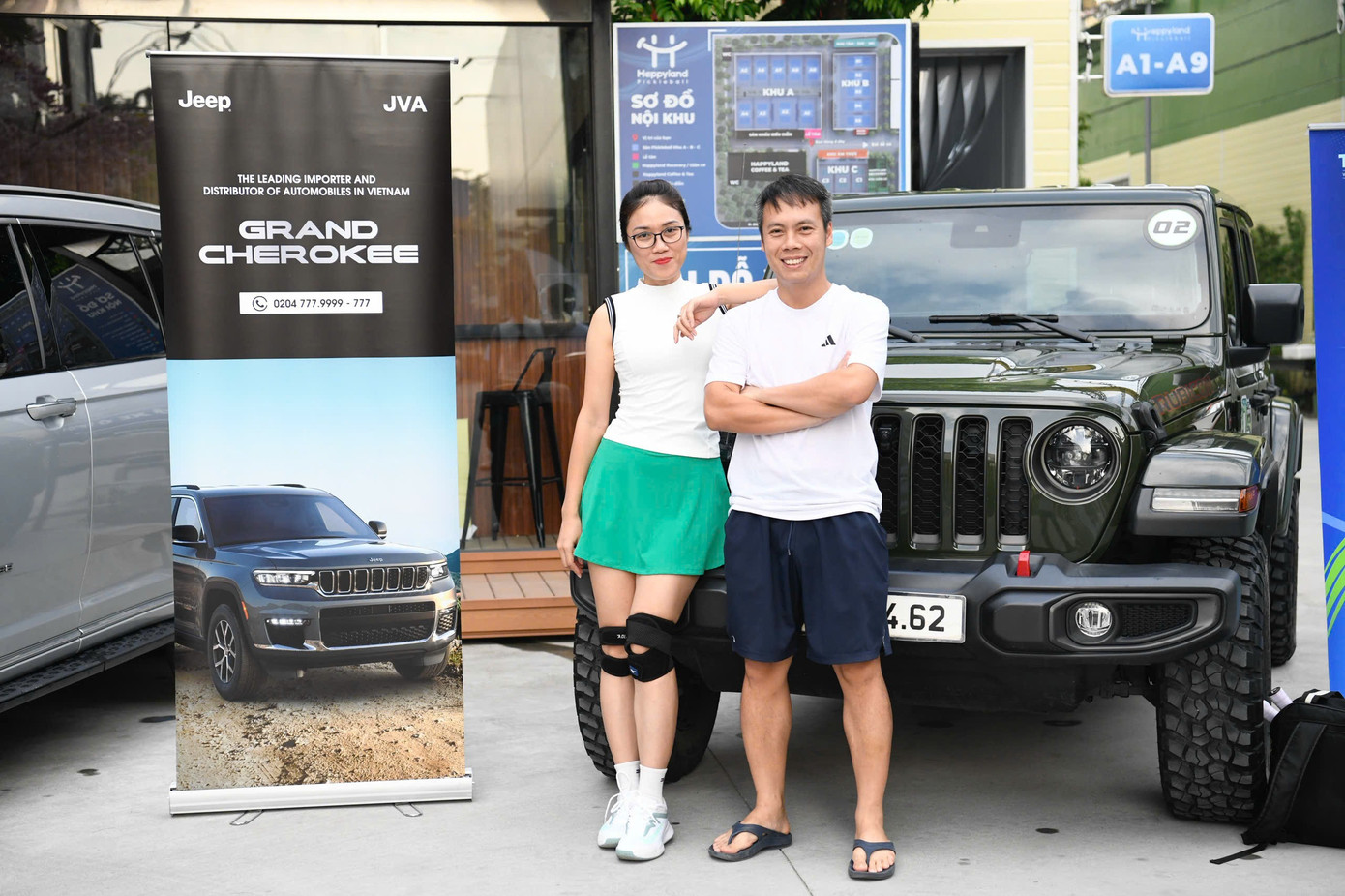 Athletes enjoy checking in with the JEEP from main sponsor Jeep Vietnam Automobiles. z7128394360145-656b493f1809d4cf97ce66d5d1eb7685.jpg