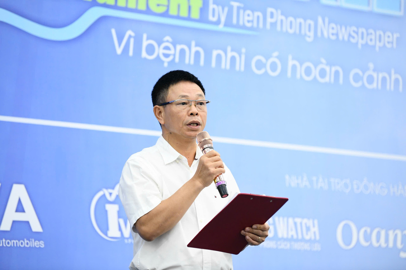 Journalist Phung Cong Suong - Editor-in-Chief of Tien Phong Newspaper, President of Tien Phong Tennis and Pickleball Club, Head of the Organizing Committee, delivered the opening speech of the tournament. z7128461041859-1d3eaeb414aaaa51f8923742b7ec22fe.jpg