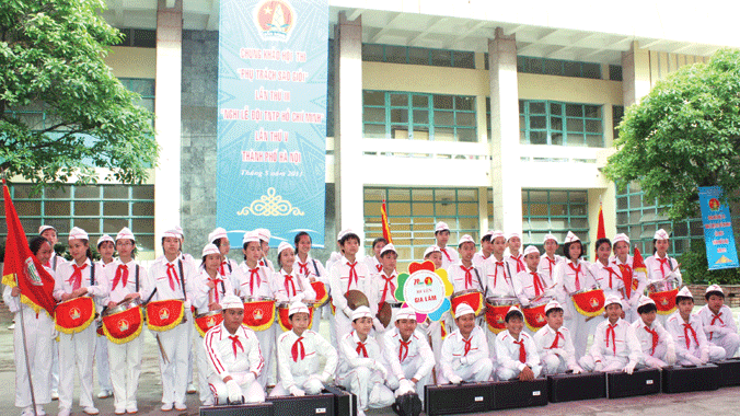 Đội nghi thức đội trước sân Cung Thiếu nhi Hà Nội. Ảnh: Hồng Vĩnh