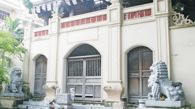 Nhiều di tích cam kết di dời sư tử đá, nhưng chưa có phương án xử lý cụ thể	Ảnh: T.Toan