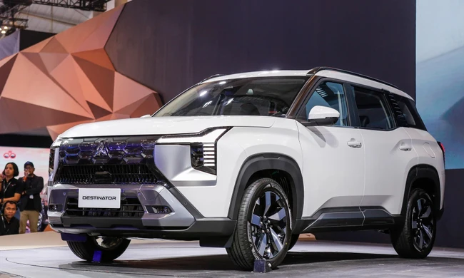 SUV 7 chỗ mới của Mitsubishi hút khách