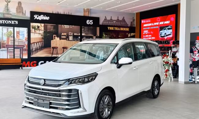 Nhiều mẫu MPV giảm giá, xe 7 chỗ hạ xuống dưới 400 triệu đồng