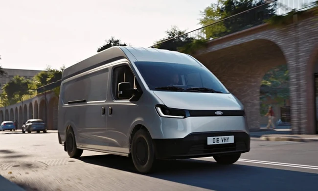 Xe van điện Ford Transit bổ sung phiên bản giá rẻ