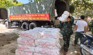 Gạo hỗ trợ vùng lũ Lạng Sơn. Ảnh: Dương Nguyên. 