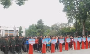Các vận động viên tham gia giải chạy.