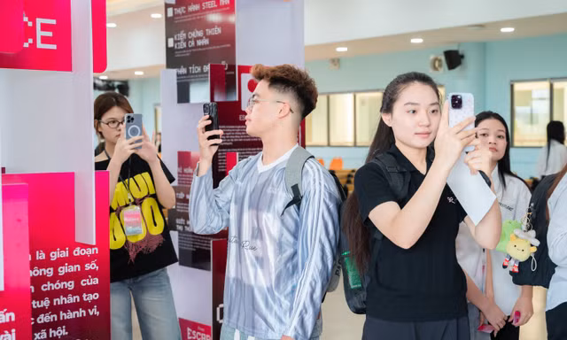 'Những kẻ ngốc' giành Quán quân tại 'Escape Debate Competition 2026'