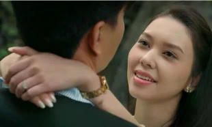 Khán giả hả hê với cảnh phim hai nhân vật tự vạch trần nhau 