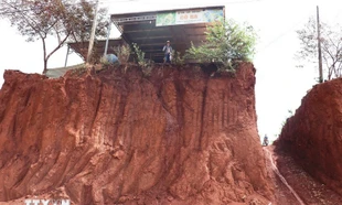 Đồng Nai: Nhiều nhà dân ‘treo cao’ sau khi hạ cốt nền đường ĐT.753