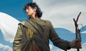 Sau 2 năm 'ở ẩn', 'hoàng tử nhạc số' trở lại với tạo hình khác lạ