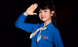 'Ca sĩ tỷ view' Nguyễn Duyên Quỳnh bắt tay nhạc sĩ Nguyễn Văn Chung kể câu chuyện tuổi trẻ đầy tự hào