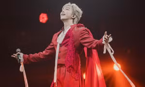 Sau một thập kỷ làm nghề, Tăng Phúc đã không còn đứng yên một chỗ hát ballad