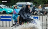 Ngập sâu tại Mỹ Đình làm hàng trăm xe chết máy, nhiều người 'chôn chân' hàng tiếng dưới mưa