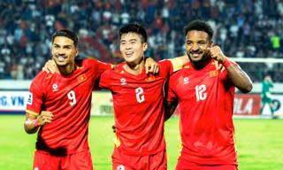 HLV Kim Sang-sik: ‘Xuân Son và Hoàng Hên tạo nên khác biệt’