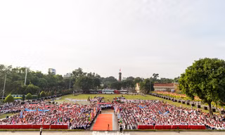 Chung kết Olympia 2025: 'Biển người' mang cờ đỏ sao vàng phủ kín điểm cầu Hà Nội, hô vang tên Bảo Khánh 