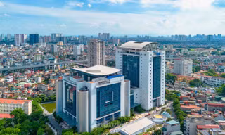 Điểm chuẩn ĐH Kinh tế Quốc dân 2026: Ngành Kiểm toán dẫn đầu với 28,84 điểm