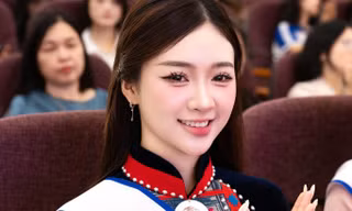 Nữ sinh Báo chí có vẻ đẹp nổi bật, 'nghiêm túc' muốn chinh phục cuộc thi 'Hoa hậu Việt Nam 2026'