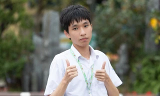 Thủ khoa 129 điểm kỳ thi HSA Nguyễn Quốc Khánh : ‘Đi thi cũng cần tích đức để không bị tủ đè’