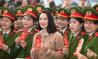 Diễn viên Hồng Diễm lan tỏa tinh thần nhân ái tại ngày hội hiến máu 'Chủ Nhật Đỏ'