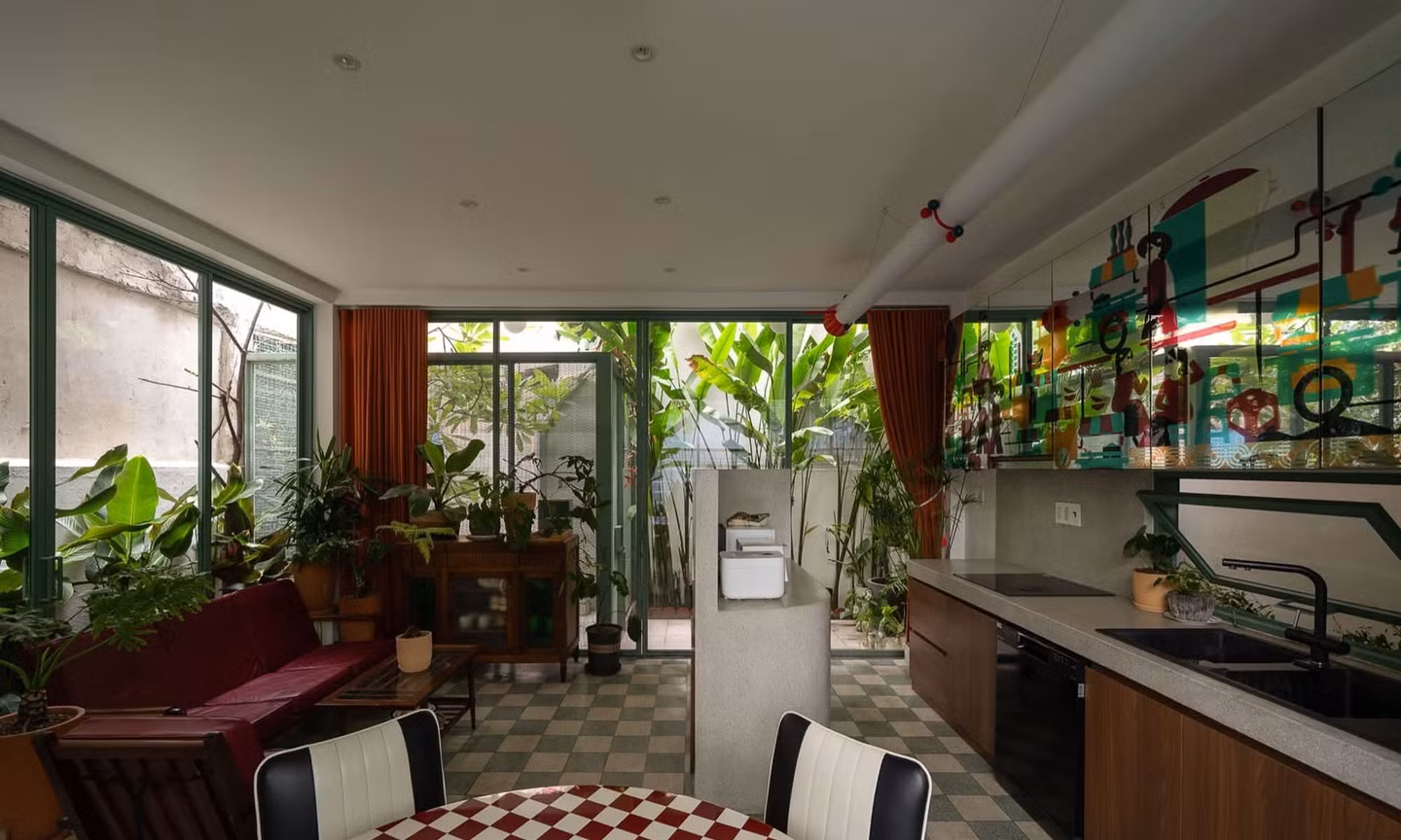 Không gian thay đổi linh hoạt để sử dụng triệt để diện tích nhỏ của nhà phố trong hẻm