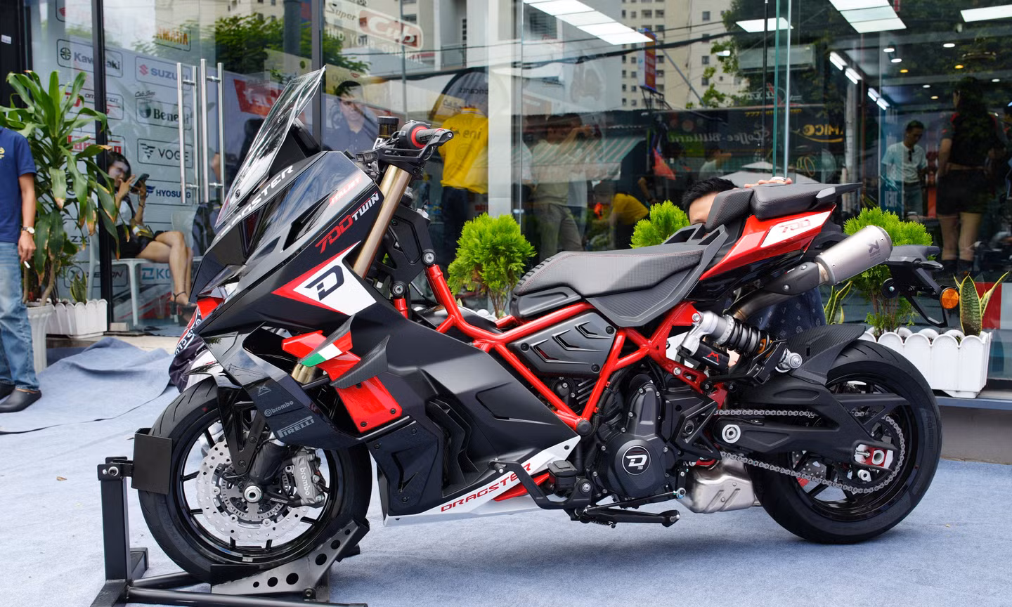 Siêu mô tô Italjet Dragster 700 đầu tiên về Việt Nam, giá ngang ô tô cỡ nhỏ