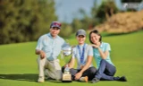 Niềm vui vỡ òa của Lê Chúc An bên bố mẹ sau ngôi vô địch Golf Quốc gia 2025 Ảnh: VGA