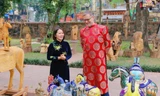 Đại sứ Pháp Olivier Brochet thích thú với triển lãm Ngựa về phố ở Văn Miếu - Quốc Tử Giám (Hà Nội)