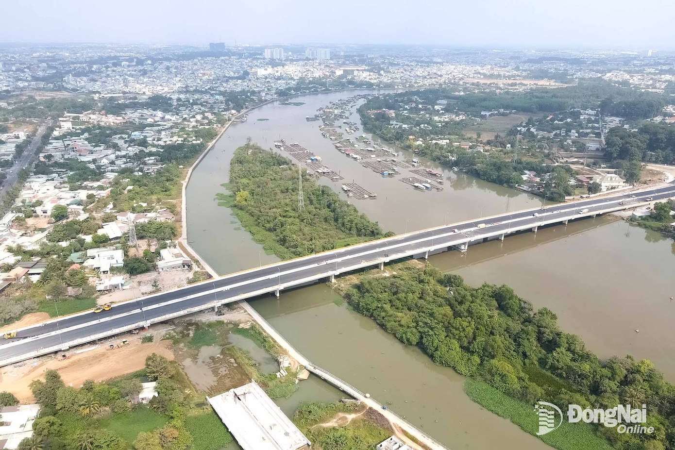 Cầu Thống Nhất - hạng mục quan trọng của Dự án Đường trục trung tâm Biên Hòa đã được thông xe kỹ thuật vào đầu năm 2026. Ảnh: Phạm Tùng