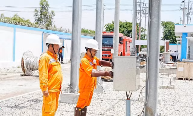 51 công trình điện miền Nam về đích đúng ngày kỷ niệm đất nước thống nhất