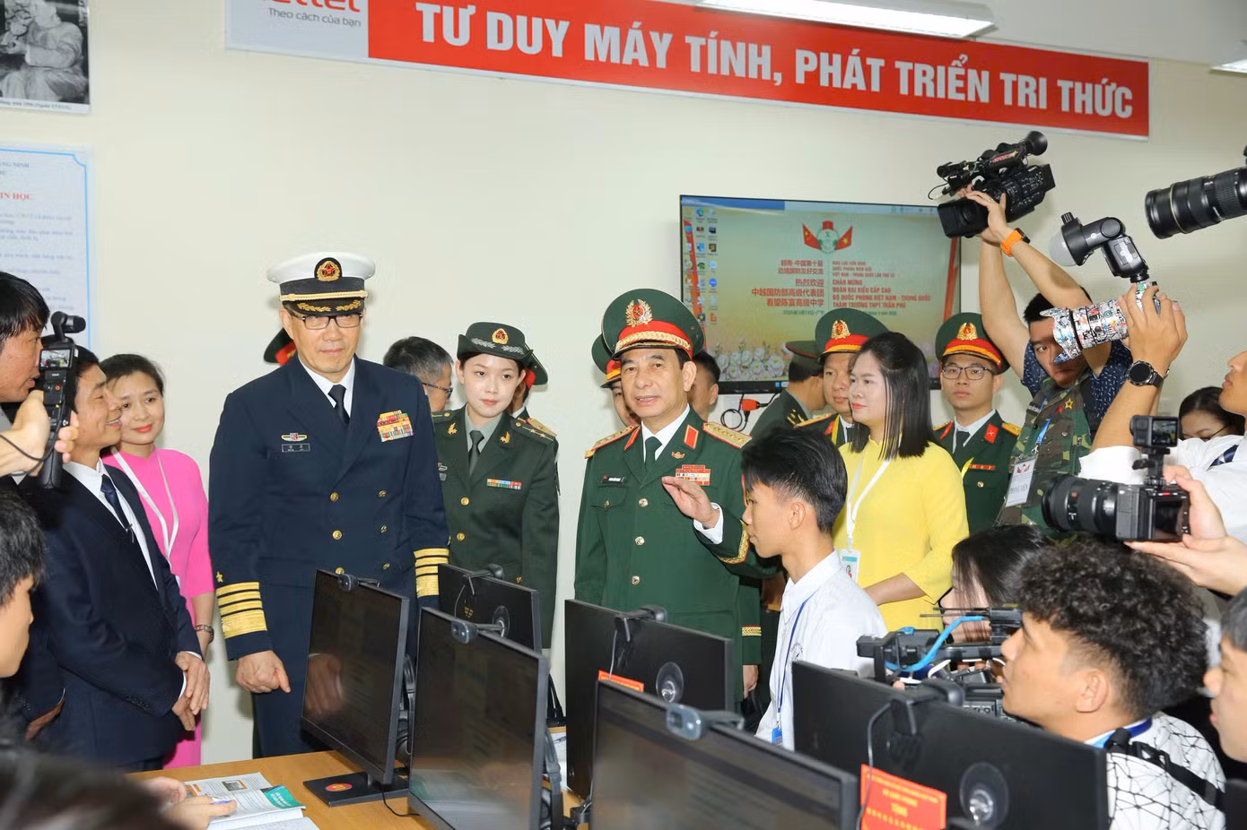 a-13.jpg