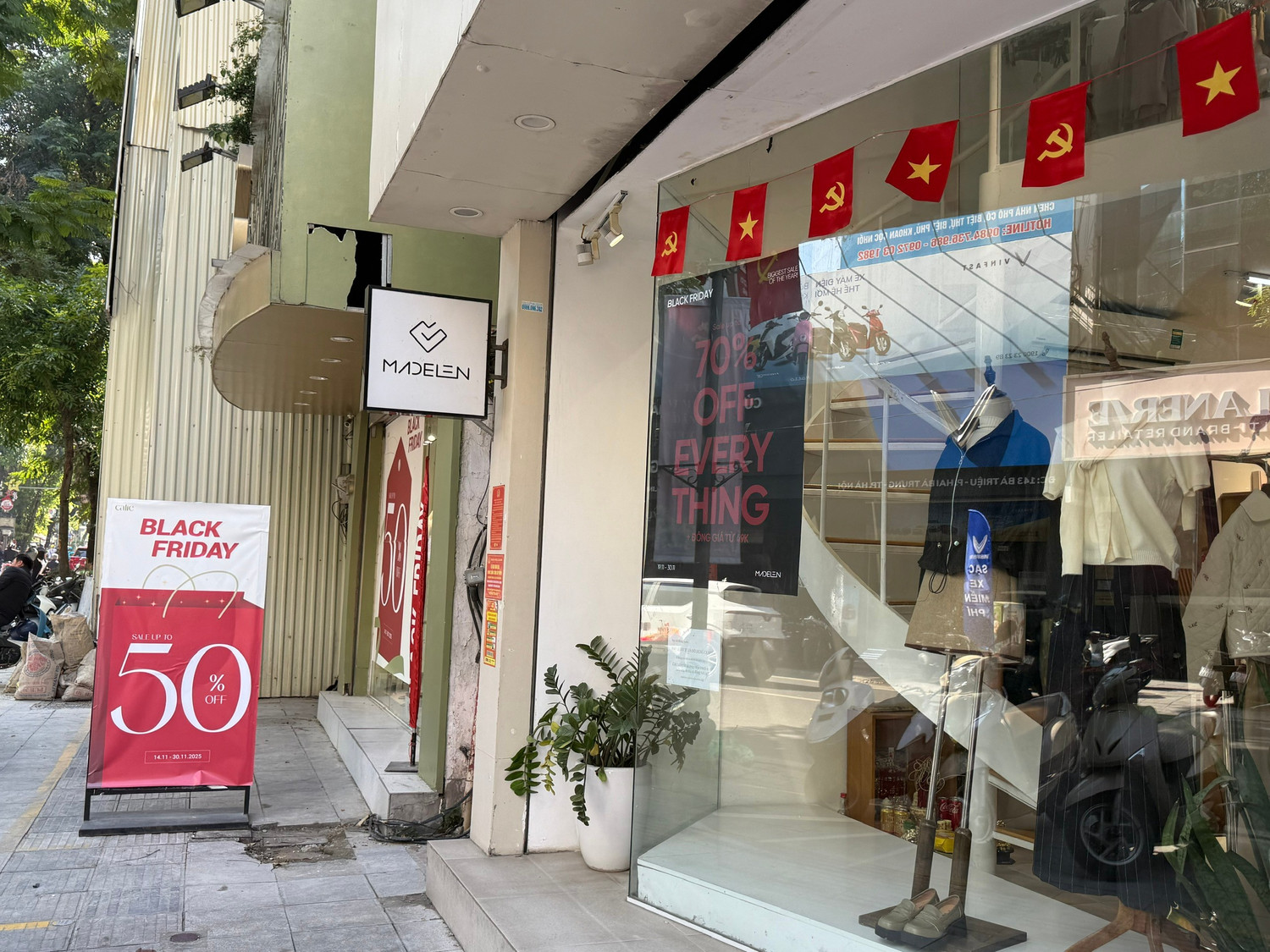 Giảm giá Black Friday: Nơi chen chân, chỗ vắng tanh vắng ngắt
