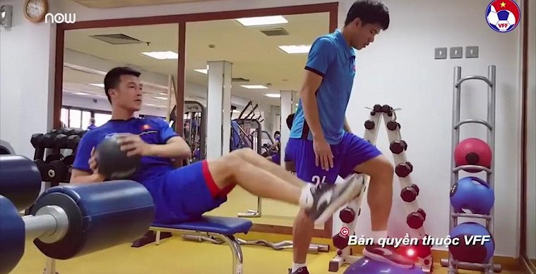 Cận cảnh tuyển Việt Nam 'mài gươm' chờ nghênh chiến Nhật Bản