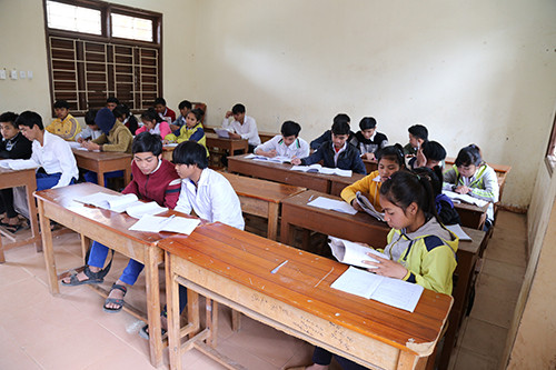 Lớp học thưa thớt vì học sinh nghỉ học sau Tết Nguyên đán. Ảnh: Hoàng Táo