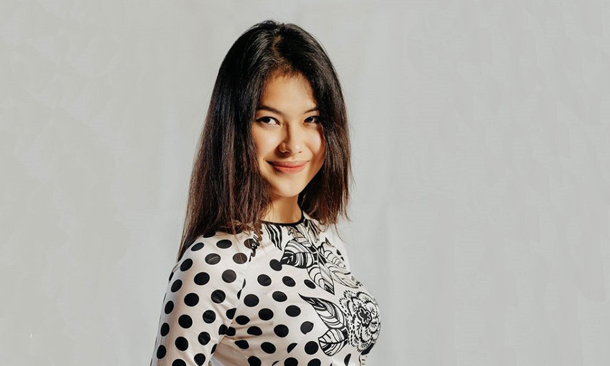 Bùi Thị Hồng Duyên – cô gái Đà Nẵng xuất sắc giành vương miện “Hoa khôi mùa xuân” 2016.