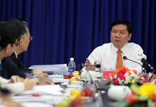 Bí thư Thành ủy Đinh La Thăng làm việc với Học viện Cán bộ thành phố. Ảnh: Hoàng Triều