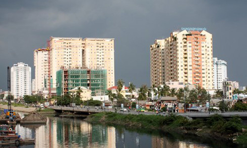 Các doanh nghiệp phát triển bất động sản giá vừa túi tiền vẫn lên kế hoạch tăng sản lượng hàng hóa dù kịch bản thắt chặt tín dụng đang được cảnh báo trước. Ảnh: Vũ Lê