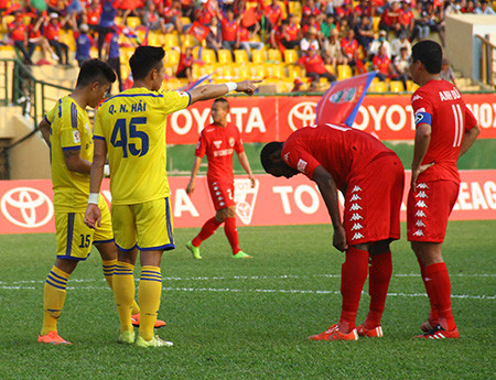 Sự trở lại của Quế Ngọc Hải (45) giúp cho SL Nghệ An lột xác (ảnh: Nguyễn Đình)