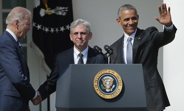 Ông Merrick B. Garland (giữa). (Ảnh: Getty)