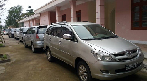 Tang vật 20 ôtô Anh và Đông đã lừa đảo trót lọt. Ảnh: Hải Bình.