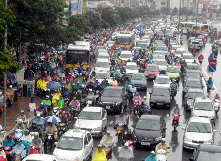 Giao thông Hà Nội với điệp khúc "chỗ nào cũng tắc và tắc bất cứ lúc nào” (ảnh: Quang Phong)