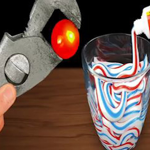 Đặt quả cầu kim loại đã đun nóng vào kem đánh răng sẽ ra sao?