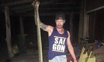 Con trăn bị đánh chết dài khoảng 3 mét. Ảnh: Facebook