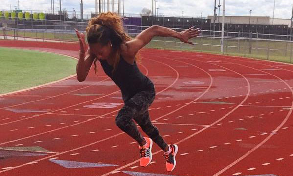 Ngoài những bài tập chạy “hành xác” này, cô còn phải thực hiện 1000 cái gập lưng từ tư thế nằm ngửa mỗi tối và cả các bài tập chạy và đạp xe trên địa hình bùn lầy lội…